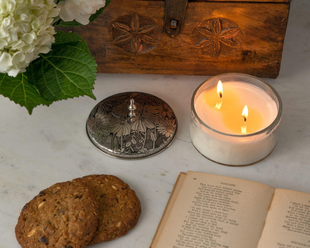 Himalayan Trading Post Wild Dahlia Jar Candle Sugared Lemon - A Secret Admirer